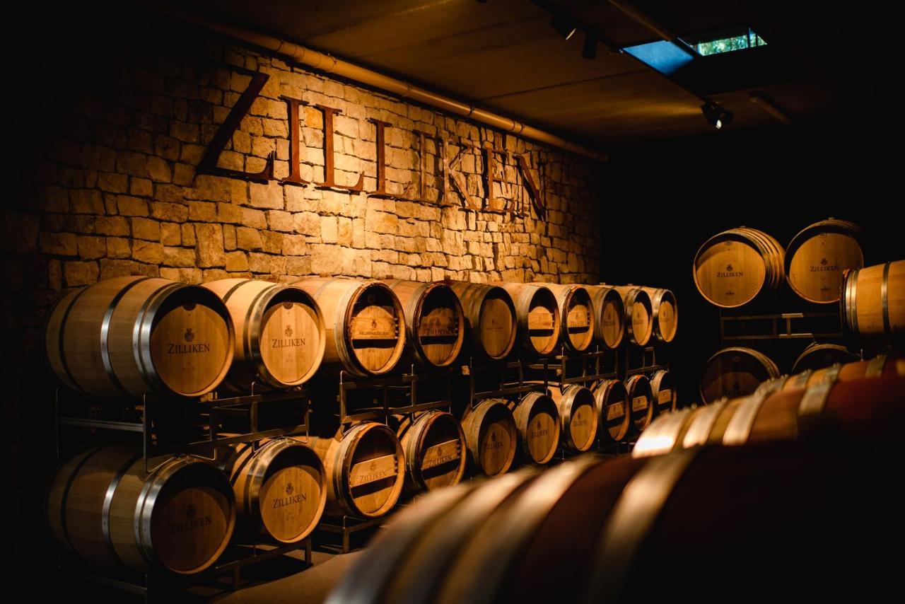 Weingut Und Gaestehaus Zilliken 니텔 외부 사진